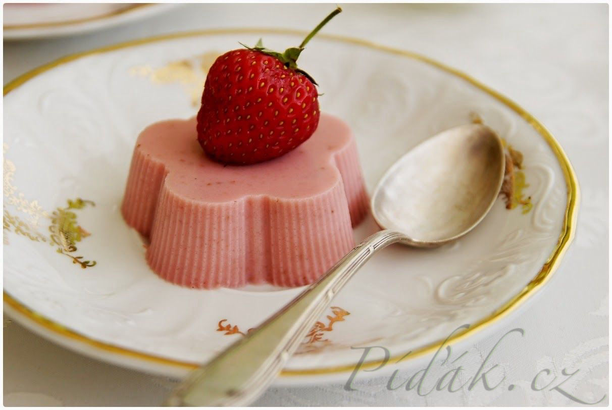 1. obrázek Jahodová panna cotta