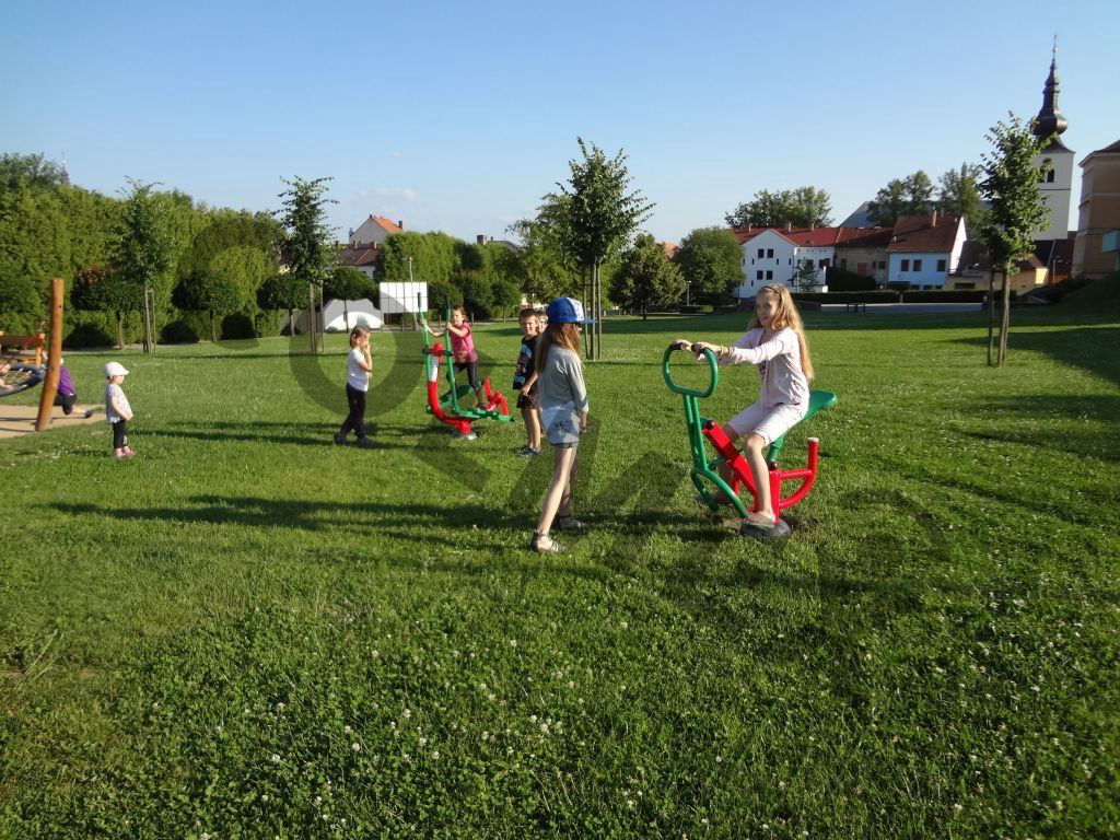 1. obrázek Fitpark s dětským hřištěm- Kamenice nad Lipou 