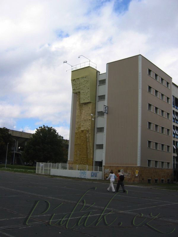 1. obrázek Lezecká stěna Strahov- Praha 