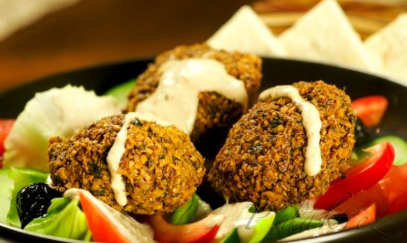 1. obrázek Falafel s jogurtovou omáčkou - vegetariánský karbanátek