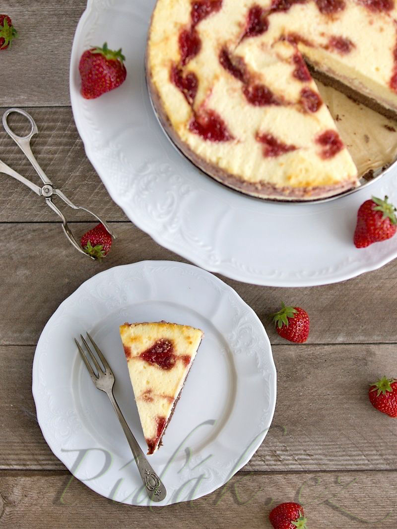 1. obrázek Cheesecake s jahodovým mramorováním