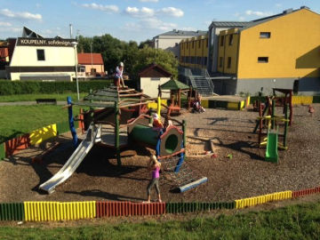 6. obrázek Fitpark a dětské hřiště- U lipové aleje- Praha 